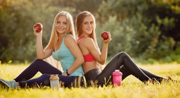 Ergen Kızlar Nasıl Beslenmeli? - Doğru Gelişim İçin Beslenme Çok Önemli!