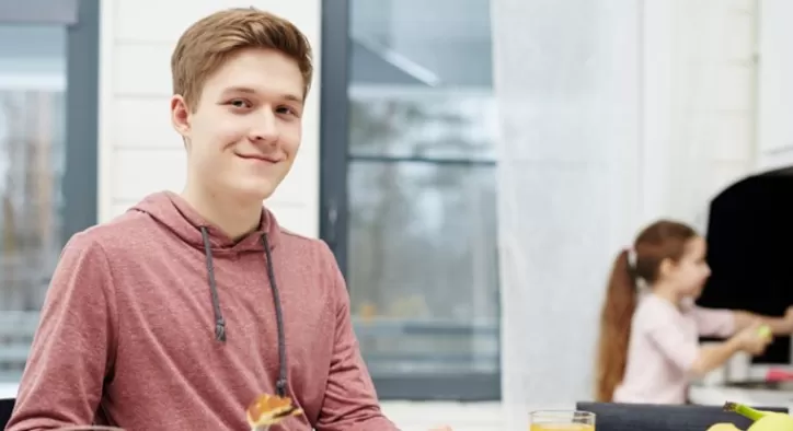 Ergenlik Döneminde Erkeklerin Mutlaka Tüketmesi Gereken 8 Besin