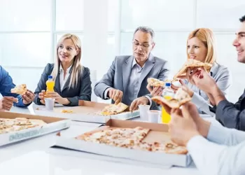 Firmalarda Sağlıksız Öğle Yemekleri Hasta Ediyor!