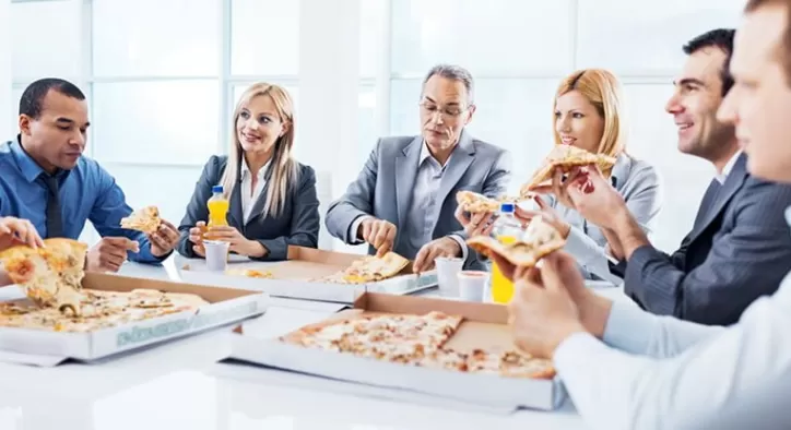 Firmalarda Sağlıksız Öğle Yemekleri Hasta Ediyor!