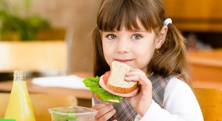 Kız Öğrencilerin Beslenme Çantası İçin Örnek Menüler