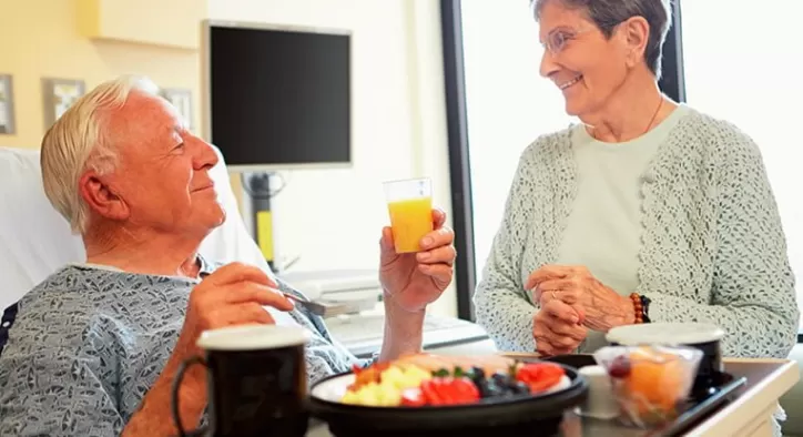 Yaşlı Hastalarda Beslenme Nasıl Olmalıdır?