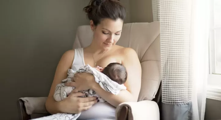 Yeni Doğan Bebek Beslenmesi İçin Anneye Öneriler